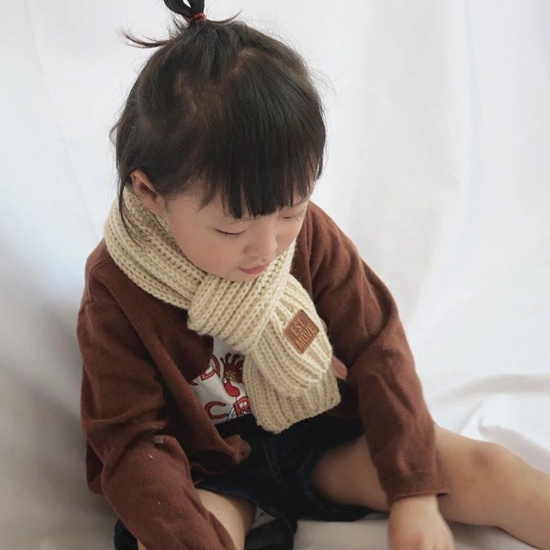 送料無料 マフラー キッズ 子ども用 子供用 女の子 男の子 ファッション雑貨 防寒具 ニット 手編み風 タグ 英語 アルファベット 無地 ブラック ピンク グレー シンプル カジュアル 暖かい 秋 冬