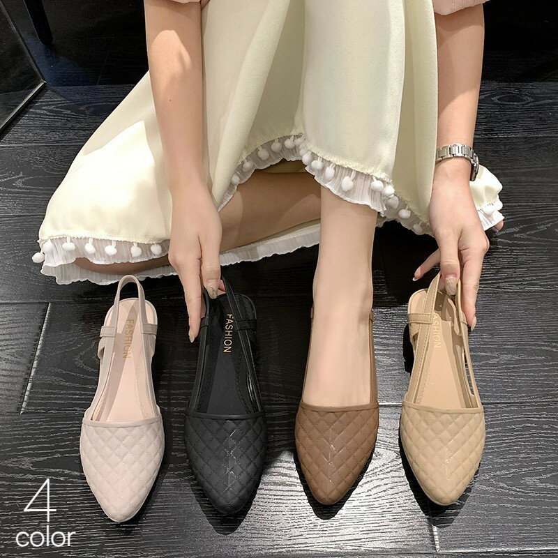 キルト柄がおしゃれなレディースサンダルです♪ 【サイズについて】 画像をご参照ください 【カラーについて】 生産ロットにより柄の出方や色の濃淡が異なる場合がございます。 お使いのモニターや撮影時の光の加減などにより 画像と実際の商品のカラーが異なる場合もございます。 予告なしにカラーやデザインなどの変更がある場合もございます。 【素材について】 PVC