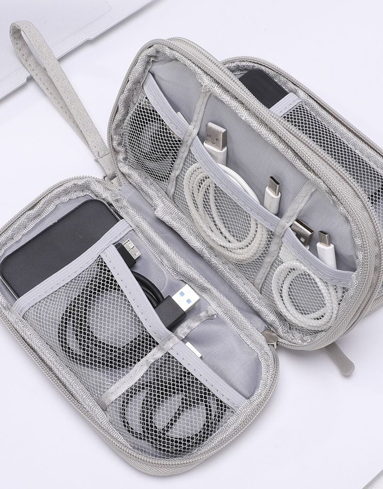 送料無料 ガジェットポーチ ガジェットケース 2層 収納ポーチ 小物入れ ケーブル イヤホン 充電器 スマホ PC周辺小物 多収納 ダブルファスナー 無地 シンプル すっきり トラベルポーチ 旅行 出張 バッグインバッグ kobe-s-10137877 dolcissimo サンプル画像3