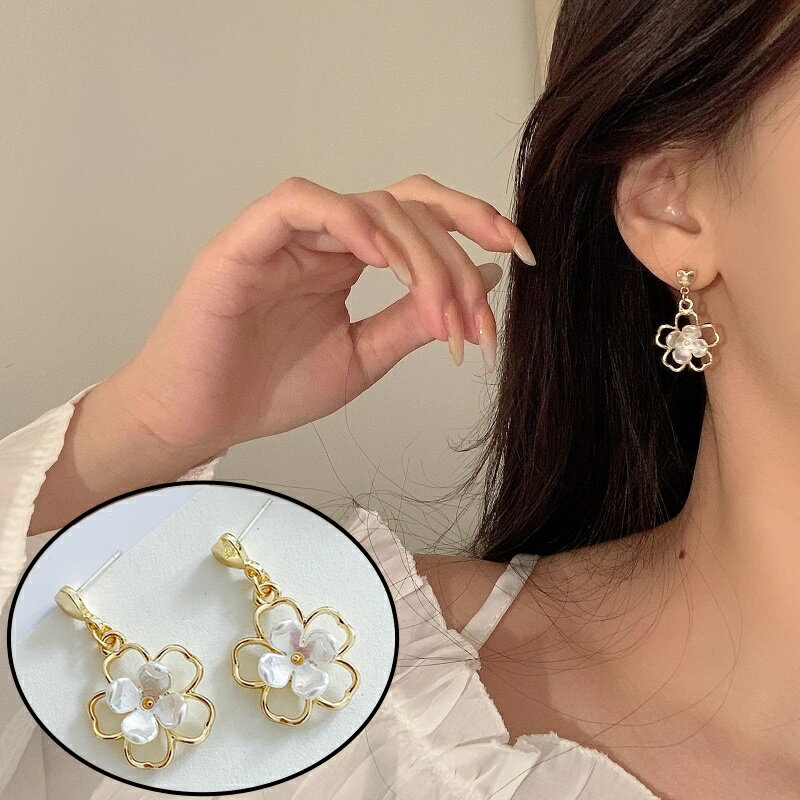 送料無料 スタッドピアス レディース アクセサリー キャッチピアス 耳飾り 花 ハート 揺れる かわいい おしゃれ きれいめ プレゼント ギフト 贈り物 女性用...