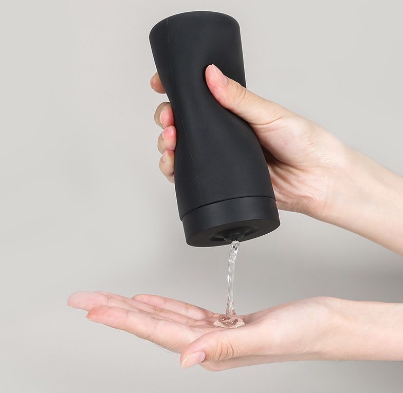 送料無料 ソープディスペンサー 詰め替えボトル 液体石鹸 ハンドソープボトル シリコン 240ml ランドリーボトル 洗濯洗剤 食器用洗剤 スクイーズ 洗剤ボトル 容器 ケース 詰め替え用 シンプル kobe-s-10140547 dolcissimo サンプル画像2