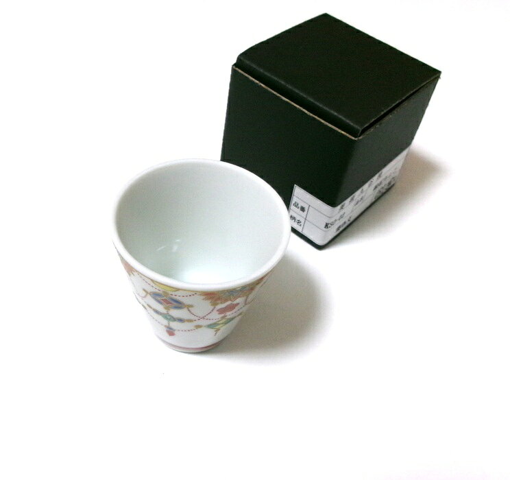 輸入洋食器・雑貨の神戸セレクトの九谷焼 縁起ちょこコレクション 吉祥-KISSYO- 青郊（瓔珞文）ペア【酒器　ぐい呑み　プレゼント　おしゃれ　きれい　和食器ブランド】【御結婚御祝・内祝・新築御祝・還暦御祝・御礼・寿・ギフト包装可能】｜アングル3