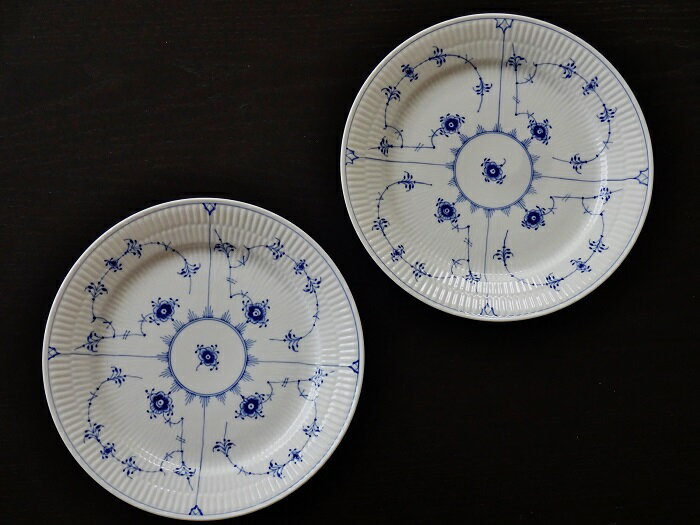 ロイヤルコペンハーゲンROYAL COPENHAGEN　ブルーフルーテッド プレーン　プレート25cm　ペアセット【御結婚御祝・内祝・新築御祝・還暦御祝・御礼・寿・ギフト包装可能】