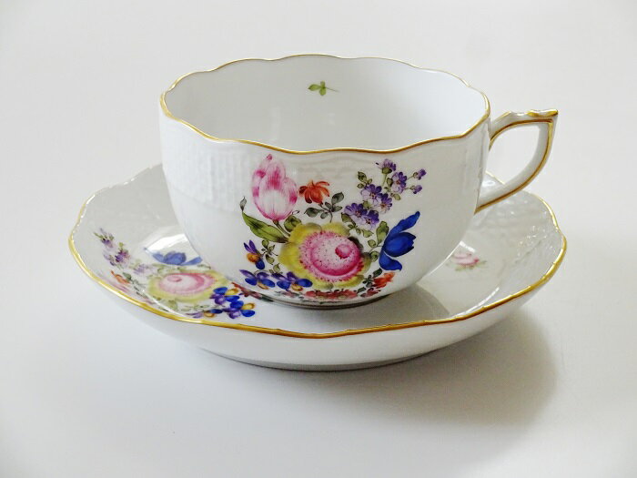 ヘレンドHEREND サックス風景ブーケVBSO724 ティーカップ&ソーサー【御結婚御祝・内祝・新築御祝・還暦御祝・御礼・寿・ギフト包装可能】