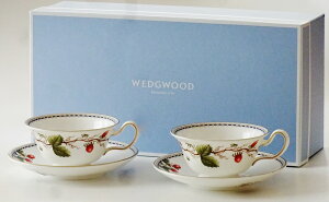 ウエッジウッドWEDGWOOD ワイルドストロベリー アーカイブ ティーカップ＆ソーサー ピオニー　ペア【御結婚御祝・内祝・新築御祝・還暦御祝・御礼・寿・ギフト包装可能】