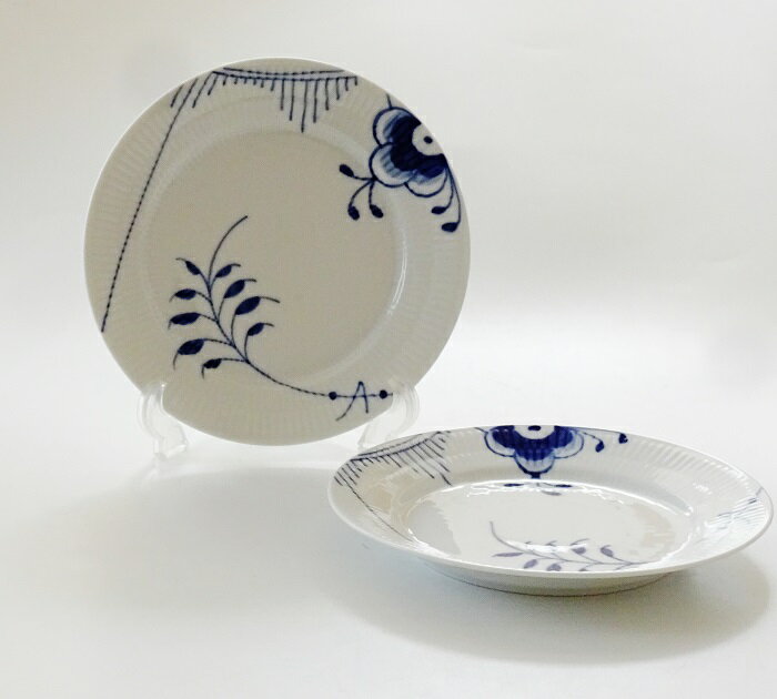 ロイヤルコペンハーゲンROYAL COPENHAGEN ブルーフル−テッド　メガ　プレート19センチペア2382-620【御結婚御祝・内祝・新築御祝・還暦御祝・御礼・寿・ギフト包装可能】