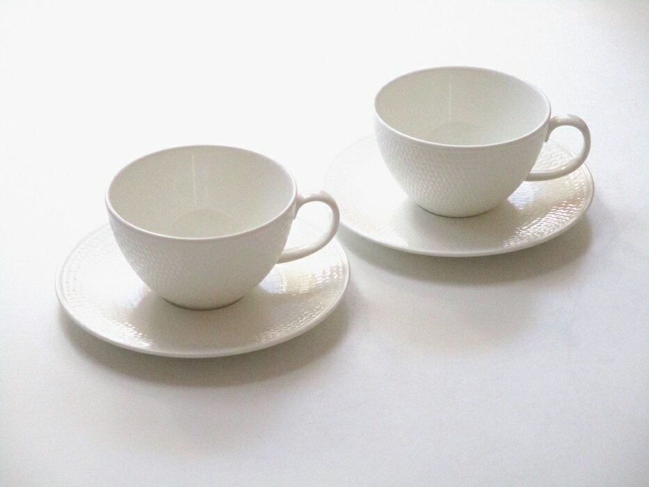 ウェッジウッドWEDGWOOD　ジオGIO　ティーカップ＆ソーサー　ペア【御結婚御祝・内祝・新築御祝・還暦御祝・御礼・寿・ギフト包装可能】