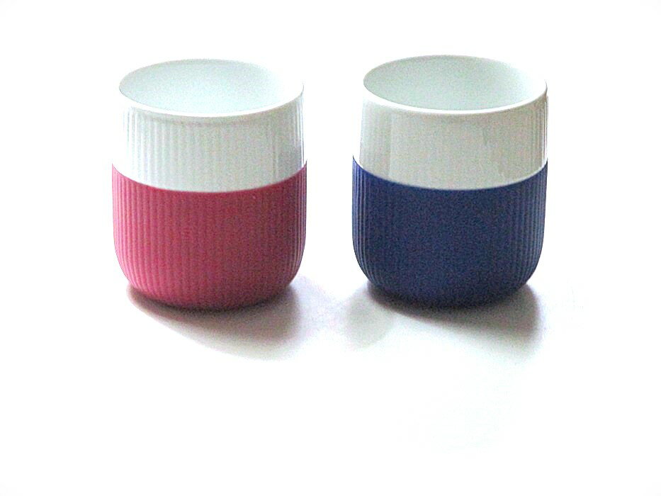 樂天商城 - ロイヤルコペンハーゲンROYAL COPENHAGEN コントラスト マグ　ペア(ラズベリー、メガブルー）【御結婚御祝・内祝・新築御祝・還暦御祝・御礼・寿・ギフト包装可能】