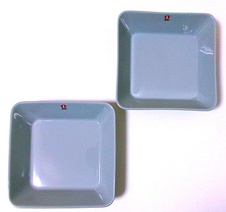 ブランドロゴ入りボックス付属　イッタラ iittala ティーマ スクエアプレート 16cm パールグレイ 　ペア【角皿　食器皿　贈り物　食器セット】【御結婚御祝・内祝・新築御祝・還暦御祝・御礼・寿・ギフト包装可能】