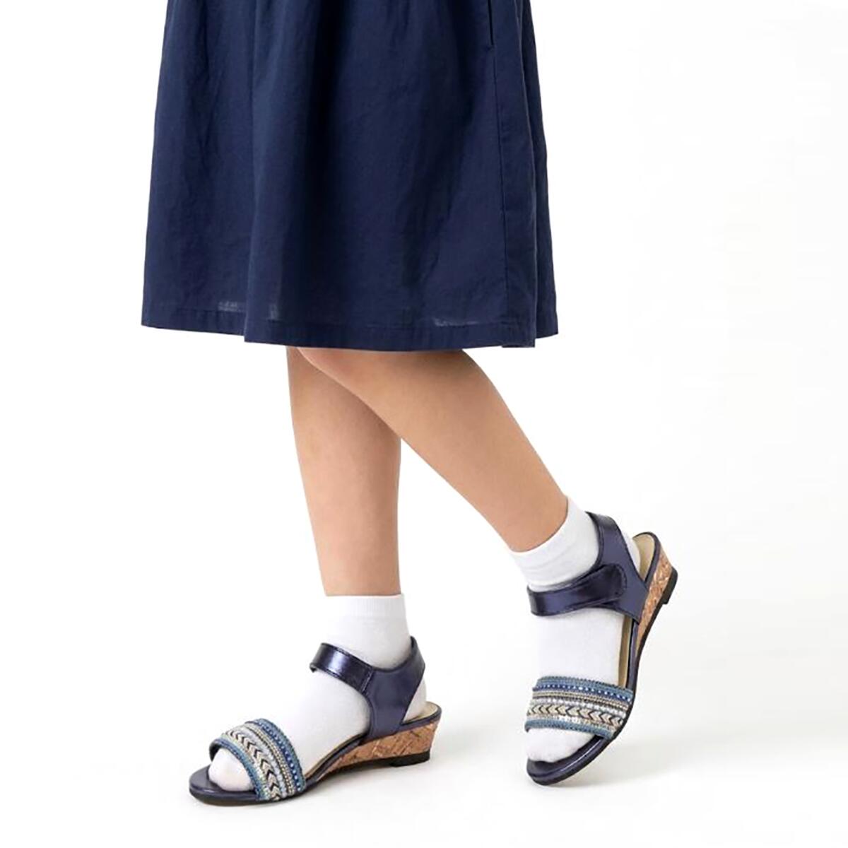 【62%オフ】キッズ サンダル 女の子 子供 ジュニア ベルト ウエッジソール キラキ...