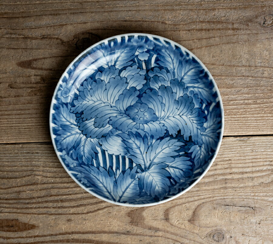 骨董○古伊万里染付牡丹文皿○ | 江戸中期-18世紀頃 | / 肥前磁器 | 肥前有田 / 佐賀県 / 伊万里 | 古伊万里 / old imari / ジャパンアンティーク/ antique / kotto / こっとう【古美術】【骨董】【中古】【3,980円以上で送料無料】【三浦古美術WEB】2503