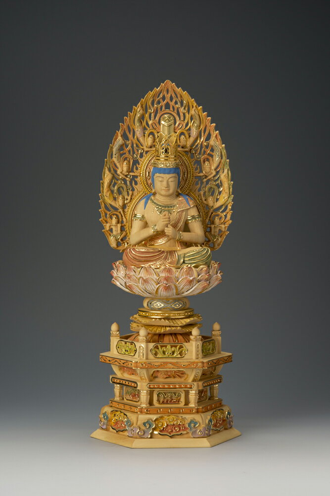 本柘植六角台 彩色切金飛天光背大日 2.0寸 25-2 仏像 木彫り 仏像 木彫 仏像フィギュア 仏像 オブジェ インテリア仏像 置き物 インテリアオブジェ 仏壇 仏具