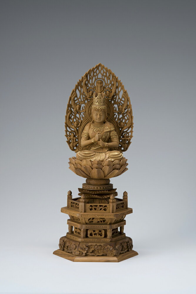 白檀六角台 飛天光背金泥付大日 2.0寸 12-2 仏像 木彫り 仏像 木彫 仏像フィギュア 仏像 オブジェ インテリア仏像 置き物 インテリアオブジェ 仏壇 仏具