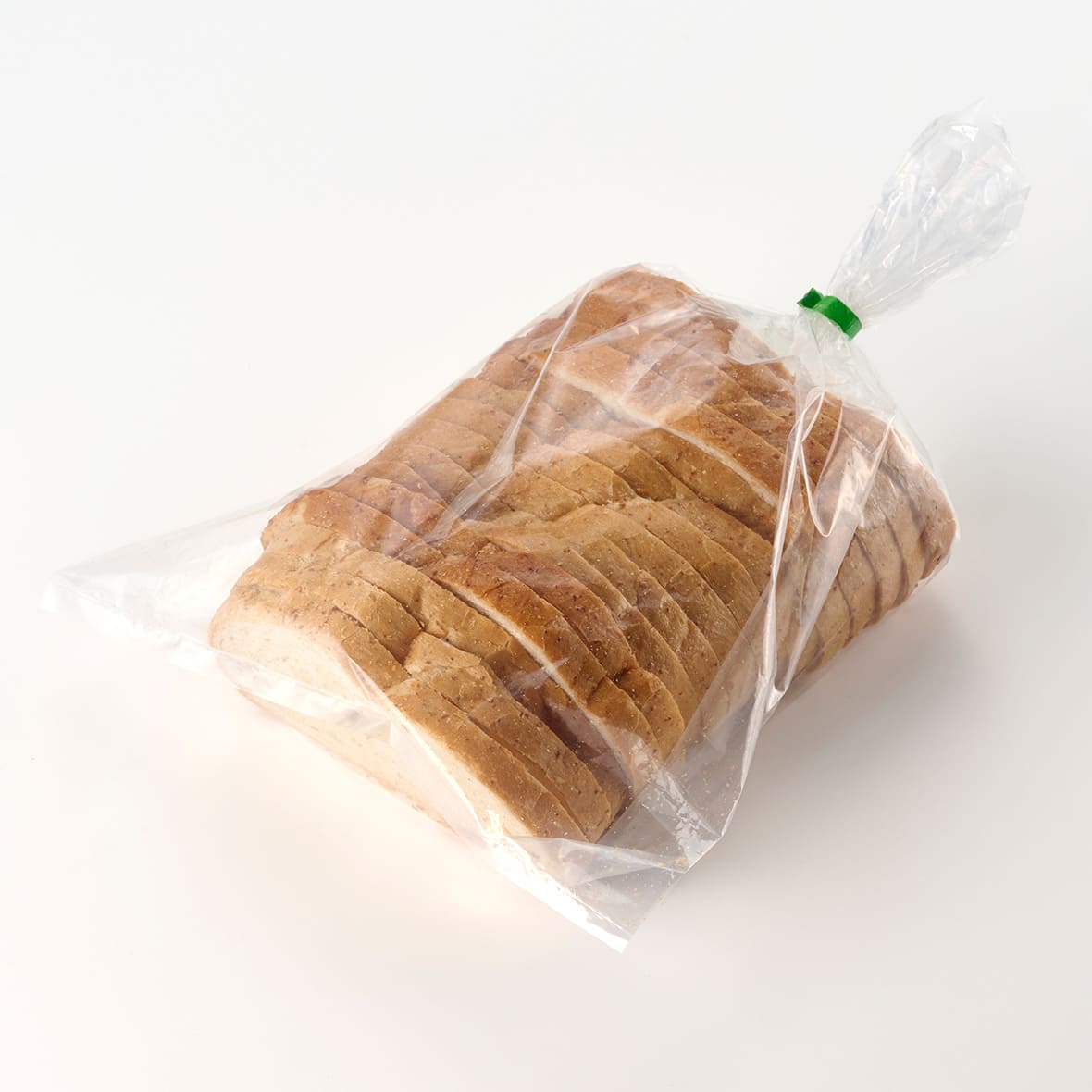 フランスの伝統的な田舎パン「カンパーニュ」。 外側は香ばしく、中はほどよくしっとりとした食感に仕上げています。 小麦の豊かな風味と素朴な味わいが楽しめるので、そのままはもちろん、軽くトーストしてもおすすめ。 生ハムやサラミ、パテ、チーズなどのシャルキュトリーとも相性がよく、オードブルやワインのお供にもぴったりです。毎日の食事にはもちろん、ちょっと特別な食卓にも。 シンプルだからこそ、さまざまな食材と合わせて楽しめるパンです。 原材料：小麦粉(国内製造)、製パン用材(小麦粉、コーンパウダー、小麦麦芽粉末、アセロラパウダー)、小麦全粒粉、ヨーグルト、パン酵母、砂糖、食塩、ショートニング／乳化剤、安定剤(ペクチン)、酸化防止剤(V.E)、(一部に小麦・乳成分・大豆を含む) 栄養成分：エネルギー　213kcal／たんぱく質　7.2g／脂質　2.3g／炭水化物　42.9g／食塩相当量　1.1g アレルギー原料：小麦・乳成分・大豆フランスの伝統的な田舎パン「カンパーニュ」。 外側は香ばしく、中はほどよくしっとりとした食感に仕上げています。 小麦の豊かな風味と素朴な味わいが楽しめるので、そのままはもちろん、軽くトーストしてもおすすめ。 生ハムやサラミ、パテ、チーズなどのシャルキュトリーとも相性がよく、オードブルやワインのお供にもぴったりです。毎日の食事にはもちろん、ちょっと特別な食卓にも。 シンプルだからこそ、さまざまな食材と合わせて楽しめるパンです。 原材料：小麦粉(国内製造)、製パン用材(小麦粉、コーンパウダー、小麦麦芽粉末、アセロラパウダー)、小麦全粒粉、ヨーグルト、パン酵母、砂糖、食塩、ショートニング／乳化剤、安定剤(ペクチン)、酸化防止剤(V.E)、(一部に小麦・乳成分・大豆を含む) 栄養成分：エネルギー　213kcal／たんぱく質　7.2g／脂質　2.3g／炭水化物　42.9g／食塩相当量　1.1g アレルギー原料：小麦・乳成分・大豆