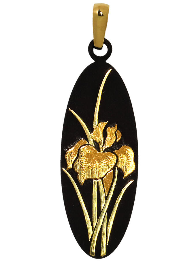 ペンダント 菖蒲 P-18新 ネックレス 肥後象嵌 伝統工芸品 日本製 高級 ブランド 純金 金細工 24金 18金 アクセサリー 熊本 名産 お土産 伝統工芸 肥後象眼 肥後象がん 象嵌細工 Higo Zogan 海外向け 外国人 ゴールド お年寄り 高齢者 シニア 優れものA