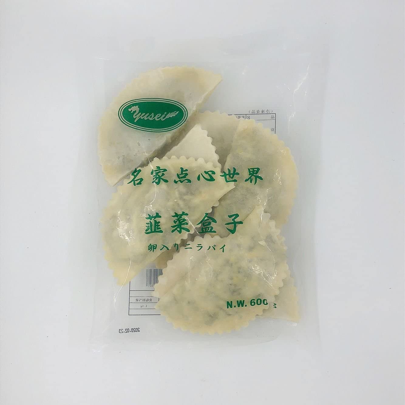 商品の仕様 名称 卵入りニラパイ 韭菜盒子 （韮菜盒子） 原材料 ニラ、小麦粉、卵、春雨、豚肉、大豆油、干しエビ、馬鈴薯澱粉（遺伝子組み換えでない）、鶏ガラスープ、砂糖、ゴマ油、食塩、ラード、調味料（核酸）、PH調整剤 内容量 75g*8個 賞味期限 枠外に記載 保存方法 冷凍（－18度以下で保存してください） 原産国（地域） 中国 商品説明 中華名点ー焼きニラパイ！調理方法：熱したフライパンに少し多めに油をひき、凍ったまま本品を並べて、適量の水を入れて蓋をします。強火で4分ほど蒸し焼きした後、引っくり返して4分ほど焼きます。表面の皮がキツネ色に焼けたら出来上がりです。 備考 ☆商品画像記載の賞味期限と現物は異なる場合がございます。 ☆モニターの発色の具合によって実際のものと色が異なる場合がございます、ご了承ください。 ☆この商品は他店舗でも販売しております。在庫数の更新は随時行っておりますが、 お買い上げいただいた商品が、品切れになってしまうこともございます。 その場合、お客様には必ず連絡をいたしますが、万が一入荷予定がない場合は、 キャンセルさせていただく場合もございますことをあらかじめご了承ください。