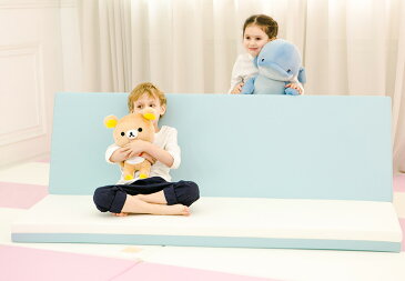 プレイマット ベビー 北欧 厚手 片付け 防水 大判 おしゃれ ベビーサークル 赤ちゃん フロアーマット カーペット 6畳 ベビーマット 防音 断熱クッション マット ジョイントマット 円形 持ち運び 赤ちゃんマット 洗える Caraz カラズ 140×200×4cm