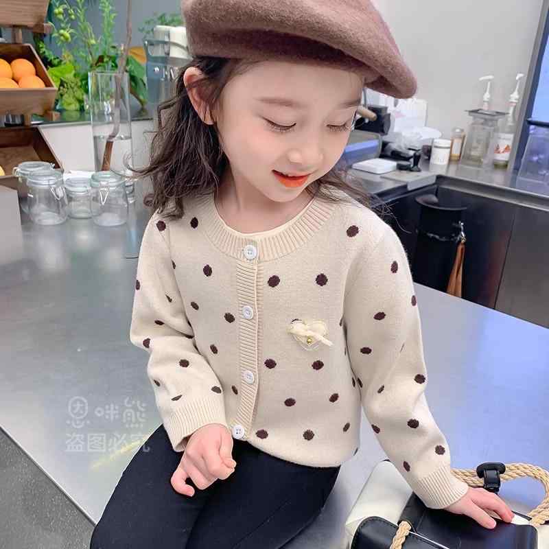 Rakuten - 女の子 ニットカーディガン ジャケット 水玉 トレンディ 秋冬 新作 子供服 ファッショナブル 韓国 韓国服 お洒落 可愛い かわいい カジュアル 小さいサイズ 赤ちゃん キッズ ラウンドネック 長袖 お揃い 姉妹 幼児 保育園 幼稚園 小学生 学校