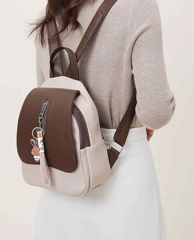 リュック レディース バイカラー バッグ 通学 お洒落 大人 可愛い 軽い 大容量 人気 軽量 ブラック ブラウン キャラメル ピンク 春 通勤 夏 ビジネス 小さめ コンパクト うさぎ ラビット 機能性 ギフト プレゼント 多用途 シンプル きれいめ