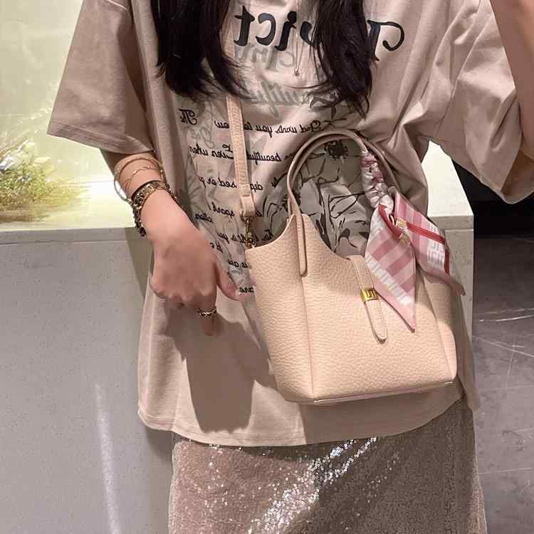 乐天商城 - ハンドバッグ ショルダーバッグ レディース 斜めがけ 大人 おしゃれ カジュアル 合皮 軽量 斜めがけ 通勤 2WAY 高見え ビジネス 通勤 通学 シンプル 20代 30代 40代 50代 ブラック ホワイト アプリコット ピンク ギフト プレゼント