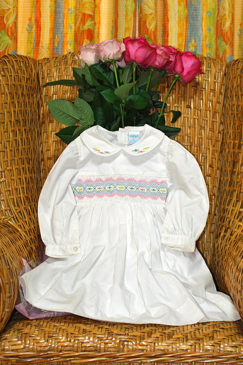 ドレスベビードレススモッキングドレス刺しゅうスモッキングドレスパーティドレスシェイン90ホワイト選..