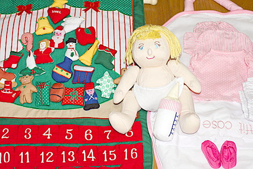クリスマス布絵本布おもちゃ布のアドベント カレンダー壁掛けクリスマスツリーオーナメント24個付き着せ替えマイベビードール バッグメリークリスマス　ギフトセット2点組み幼児教育選んで!!無料ギフトラッピング
