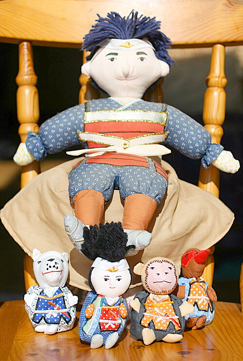 布おもちゃ布絵本布人形変身人形フリップオーバードール桃太郎おまけ付き お手玉4個組人形劇日本昔ばなし幼児教育選んで 無料ギフトラッピング