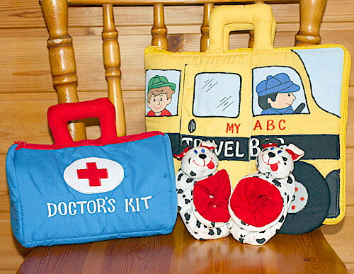 布絵本MY ABC TRAVEL BAG/SCHOOL　BUS&布おもちゃDOCTOR'S KIT&おまけ付きルームシューズファンタイム・プレイ&ラーンギフトセット幼児教育選んで!!無料ギフトラッピング