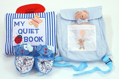 ************************************************ ☆"プレシャスギフトfor Your Baby!!"☆ ************************************************ &#10047;人気の英語刺しゅう版のMY QUIET BOOKブルーストライプ!! &#10047;ソフトでカラフルなパーツを使ってたのしい指先あそびのレッスン!! &#10047;MY QUIET BOOKのニューバージョン!! &#10047;日常の生活習慣を一歩一歩学ぶことができる♪はじめての指先レッスンブックです。 &#10047;全14ページには興味をひきつけるしかけが♪各ページに満載!! &#10047;温かなぬくもりを感じながら思考力も豊かに育っていきます。 ◎対象年齢:3歳以上 ◎サイズ:20x24x6CM(取っ手含まず) ◎素材:ポリエステル・綿/中綿(ポリエステル）他 ◎仕様:3方ファスナー開閉 ◎ブランド:キッズパワーKIDS POWER ◎内容:全14ページ PAGE 1 BUTTTON THE FLOWER "お花のボタン留め" PAGE 2 ZIP ME "ジャケットのファスナー開閉" PAGE 3 TELL THE TIME "とけいあそび" PAGE 4 TIE MY BOW "ねこのリボンむすび" PAGE 5 SNAP ON MY SHAPES "4色の図形のスナップ留め PAGE 6 PICK UP THE APPLES "ベルクロ付きのりんご を取ってかごの中へ" PAGE 7 COUNT MY WHEELS "きしゃの車輪を数えて!!" PAGE 8 PUT SOMETHING IN MY CARS "マスコット人形 をきしゃに乗せて!! PAGE 9 TIE THE SHOE "スニーカーのひもむすび" PAGE10 BUCKLE MY BACKPACK "バックパックのバックル開閉" PAGE11 STOP WAIT GO "ベルクロつき交通標識信号" PAGE12 TOUCH "4種類の布地にさわって感じて" PAGE13 FEELINGS "ベルクロつき顔の表情!!" PAGE14 PUZZLE "ベルクロつきパズルあそび" ◎お花・ジャケット・バックパック等の色柄は画像と異なる場合があります。ご了承願います。 ♪ベビーズリュック ベア&バルーン!! &#10047;お出かけに便利なベビーズリュックです。 &#10047;かわいいリュックサックにはマット・ビブ・ラトルの3点入り ◎素材：ポリエステル・綿/中綿（ポリエステル） ◎サイズ：リュック19x7x22cm ◎サイズ：マット40x50cm ♪おまけは、ラトル入りルームシューズ パピィ!! ◎サイズ:13cm ♪ご出産の御祝として! ♪お誕生日プレゼントとして!!☆☆☆2019年8月3日、ディリーランキング「第1位」にランクインされました!! ありがとうございます!! ◎8月3日(土)更新 (集計日：8月2日) ◎期間: | デイリー | ◎1位　UP!! ************************************************ &#10046;"小さな才能に花が咲く!!"&#10046; ☆"プレシャスギフトfor Your Baby!!"☆ ************************************************ ♪♪ディリーのお役立ちおまけがついた♪♪赤ちゃんのためのハッピーギフトセット!! ☆☆☆New MY QUIET BOOK ブルーストライプの英語刺しゅう版と☆☆☆お出かけ用のかわいいベビーズリュック!! ♪うれしいおまけはラトル入りルームシューズ!! ♪♪ご出産の御祝として!! ♪♪お誕生日プレゼントとして!! ♪お喜びいただけるジョイフルハートのステキな贈り物です!!