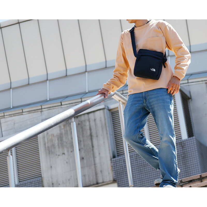 【2021年9月入荷】ショルダーバッグ ザ ノースフェイス　縦型 ブランド THE NORTH FACE 斜めがけバッグ レディース メンズ 大人 NF0A3VXQJK3 CITY VOYAGER CROSS BODY シティボイジャークロスボディ ブラック 黒 フェス キャンプ デイリー