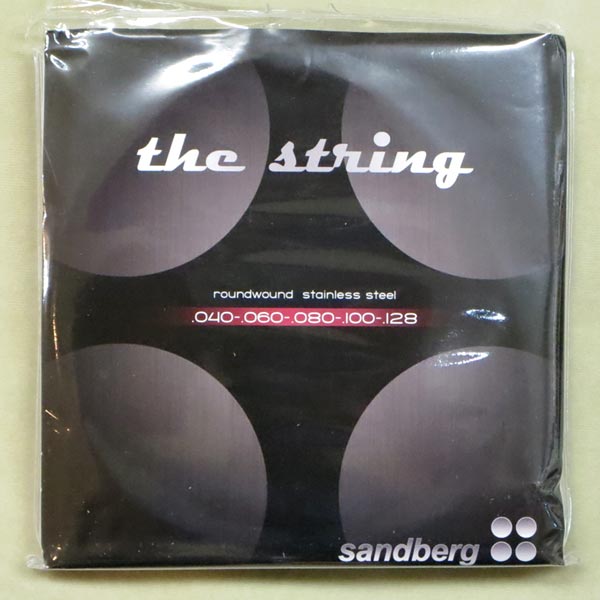 サンドバーグの純正5弦用ベース弦です。 5弦のゲージが特徴的で、サンドバーグ の楽器には最も相性の良い弦です。 roundwound stainless steel MEDIUM GAUGE 040-.060-.080-.100-.128.　