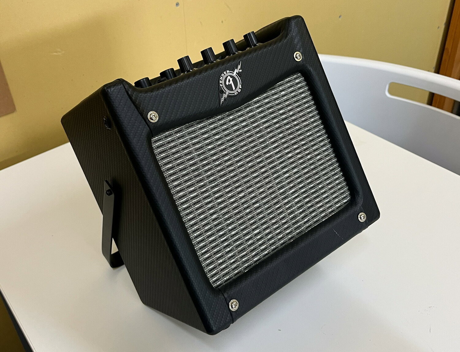 Fender MUSTANG MINI ギターアンプ 本体 楽天市場】Fender mustang MINI（楽器・音響機器）の通販