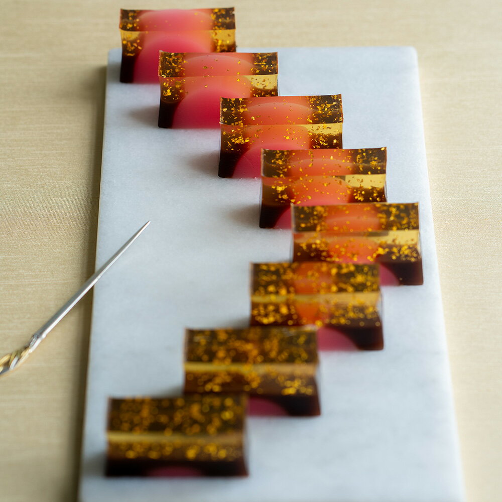 12.14以降お届け【公式】京都 鼓月 迎春 御題菓「春明」（はるあかり） / 羊羹 和菓子 老舗 京菓子 お正月 新年 新春 ギフト 手土産 年賀 冬ギフト お土産 プレゼント 内祝い 御年賀 新年 御祝 挨拶 2026年 令和8年 午 おうち時間 ご家庭用 初春 縁起 黒糖