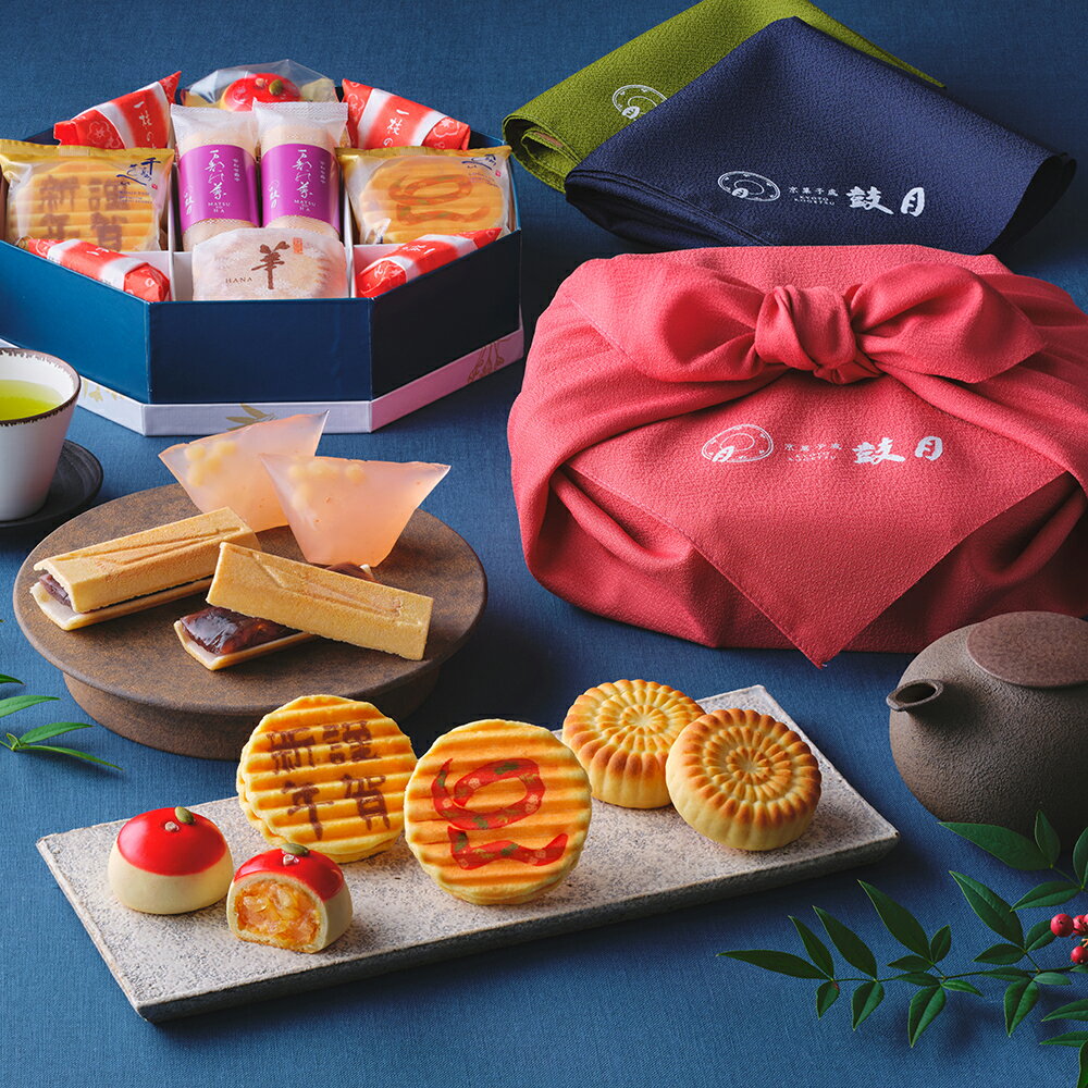 鼓月 迎春八角箱 （迎春プレミアム千寿せんべい6枚（辰3,謹賀新年3）、摘み果林檎2個、一枝の梅4個、華2個、万都の葉2個）/御年賀 新年 ご挨拶 年始 お礼 内祝 お祝い返し お見舞い 出産祝い 結婚祝い 菓子 ギフト スイーツ 和菓子 京都 人気 内祝いのサムネイル