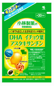 ■うっかりのためにDHA・イチョウ葉・アスタキサンチンの3成分を一粒に詰めたいつまでも自立した生活を送りたい中高年のためのサプリメント。 【全成分表示：1粒あたり】 DHA含有精製魚油 199.1mg イチョウ葉エキス 40.0mg アスタキサンチン含有 ヘマトコッカス藻抽出油 5.6mg ビタミンE 0.6mg グリセリン脂肪酸エステル ミツロウ 植物油脂 サフラワー油 大豆レシチン 22.5mg 22.5mg 7.6mg 4.0mg 3.1mg 【栄養成分及びその含有量：1粒あたり】 エネルギー 3.1kcal たんぱく質 0.13g 脂質 0.26g 糖質 0.065g 食物繊維 0.0053g ナトリウム 0.012〜0.48mg ビタミンE 0.6mg DHA 83.6mg EPA 10.6mg イチョウ葉エキス 標準含有量として (フラボノール配合体) (テルペンラクトン類) 40mg (24％) (6％) アスタキサンチン (フリー体として) 0.67mg 1日の摂取目安量：3粒 栄養補助食品として1日3粒を目安に、かまずに水またはお湯とともにお召し上がりください。 ※短期間に大量に摂ることは避けてください。 ■発売元：小林製薬 ■分類：栄養補助食品 広告文責：有限会社　シンエイ・電話077-545-0252　