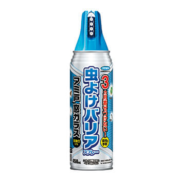 【商品特徴】 ●業界最長※1の予防効果3ヵ月※2！ アミ戸や窓ガラスにスプレーするだけで、イヤな虫を3ヵ月寄せつけません。 ※1 2020年11月時点 アミ戸用殺虫スプレーとして。（フマキラー調べ） ※2 降雨のあたらない場所に使用方法どおり処理した場合。期間は使用環境により異なります。 ●殺虫&予防のダブル効果！ 速効殺虫成分〈フタルスリン〉と持続殺虫成分〈シフルトリン〉の働きで、優れた殺虫&予防効果を発揮します。 ●ワイド噴射でラクラク処理！ 業界初の4連ノズルによるワイド噴射で、大きなアミ戸や窓ガラスもムラなく簡単に処理できます。 ●ベタつきにくい！ 速乾性に優れた処方なので、窓ガラスに使用してもギラつきやベタつきを最小限に抑えられます。 ●玄関灯にも使える！ 【適用害虫】 カメムシ、ガ、羽アリ、ユスリカ、ウンカ、ヨコバイ、チョウバエ、ブユ、アブ、ハチ、クモ 【ご注意】 ※パッケージデザイン等が予告なく変更される場合もあります。 ※商品廃番・メーカー欠品など諸事情によりお届けできない場合がございます。 販売元：フマキラー株式会社 商品に関するお問い合わせ先 電話：0077-788-555 受付時間／平日9:00〜17:00 （土日祝除く）広告文責：有限会社シンエイ 電話：077-545-0252