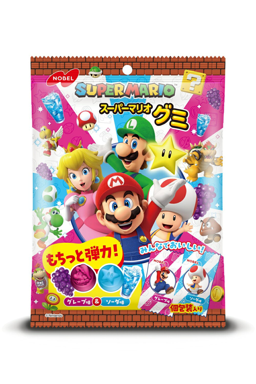 製品の特徴 ●グレープ味とソーダ味の2種類の味わいを、マリオやヨッシー、アイテムの形をしたグミで楽しめます。 ●シェアして楽しい個包装デザインは全部で40種類！ ●もちっと弾力！ マリオやスターなど、グミの形は全部で7種類あり、見ても食べても楽しい商品です。 ※パッケージデザイン等が予告なく変更される場合もあります。 ※商品廃番・メーカー欠品など諸事情によりお届けできない場合がございます。 販売元：ノーベル製菓株式会社 住所：〒544-0004大阪市生野区巽北4丁目10番2号 商品に関するお問い合わせ先 電話：0120-47-0141 受付時間／平日9:00〜17:00（土日祝除く） 広告文責：有限会社シンエイ 電話：077-545-0252　 定形外郵便でのお届けは、必ず下記事項をご確認の上、ご注文下さい ●お荷物番号がありませんので、発送後の追跡ができません。また、お届け時には、郵便受けに投函されますので、時間指定ができないといったデメリットもございます。 ●荷物の大きさや重さに制限があるため、保護材を使わずにお送り致しますので、お届け時に外箱が破損することもあります。 ●定形外郵便指定の品以外や、異なる定形外郵便指定の品を同梱された場合は宅配便（送料実費）でお送り致します。 ●お荷物に保険もかかっておりませんのでくれぐれも盗難事故等にお気を付け下さいますようお願い申し上げます。誠に申し訳ございませんが、盗難事故でも当店では補償致しかねますので、ご心配の方は宅配便をご指定下さい。 ●受領の確認や、商品破損や盗難時の保証を希望される方は宅配便をご利用下さい。 ※定形外郵便でのお届けをご希望のお客様におかれましては、上記事項をご了承頂いたものとさせて頂きます。ご了承頂けない場合は必ず宅配便をご利用下さい。