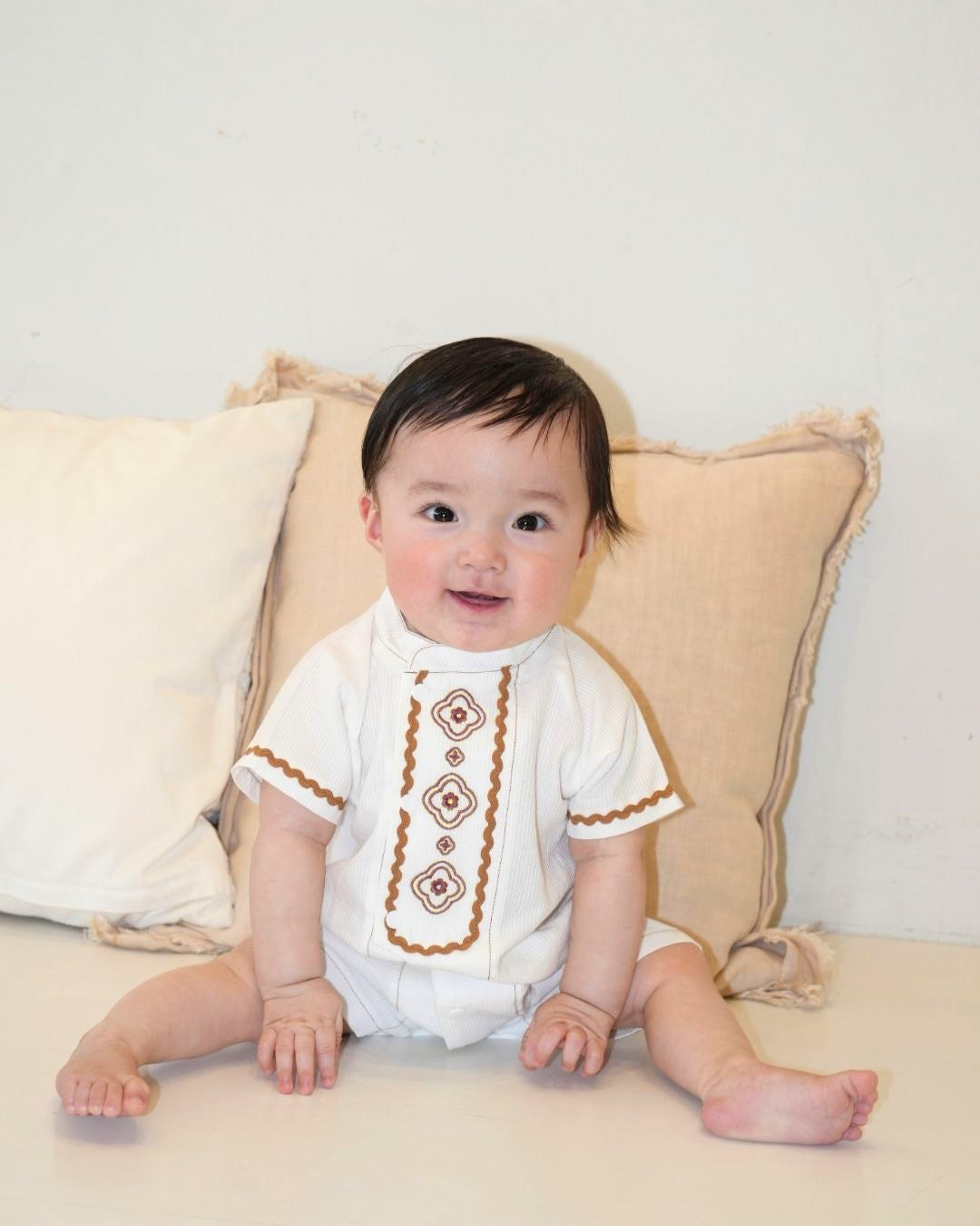 ロンパース ベビー服 新生児 出産祝い ギフト ヴィンテージ タイル 刺繍 フロント コットン 70 80 コハナベビー