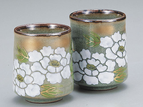 【九谷焼の心なごむ伝統の茶器・湯呑み】組湯呑・白牡丹　夫婦湯呑みセット