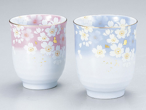 【九谷焼の心なごむ伝統の茶器・湯呑み】組湯呑・花遊々　夫婦湯呑みセット