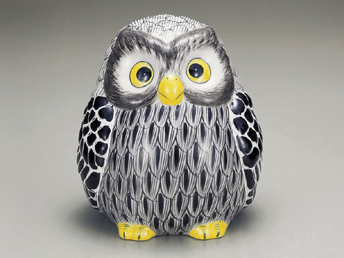 【九谷焼の伝統の陶器・縁起物】6号ふくろう・白盛