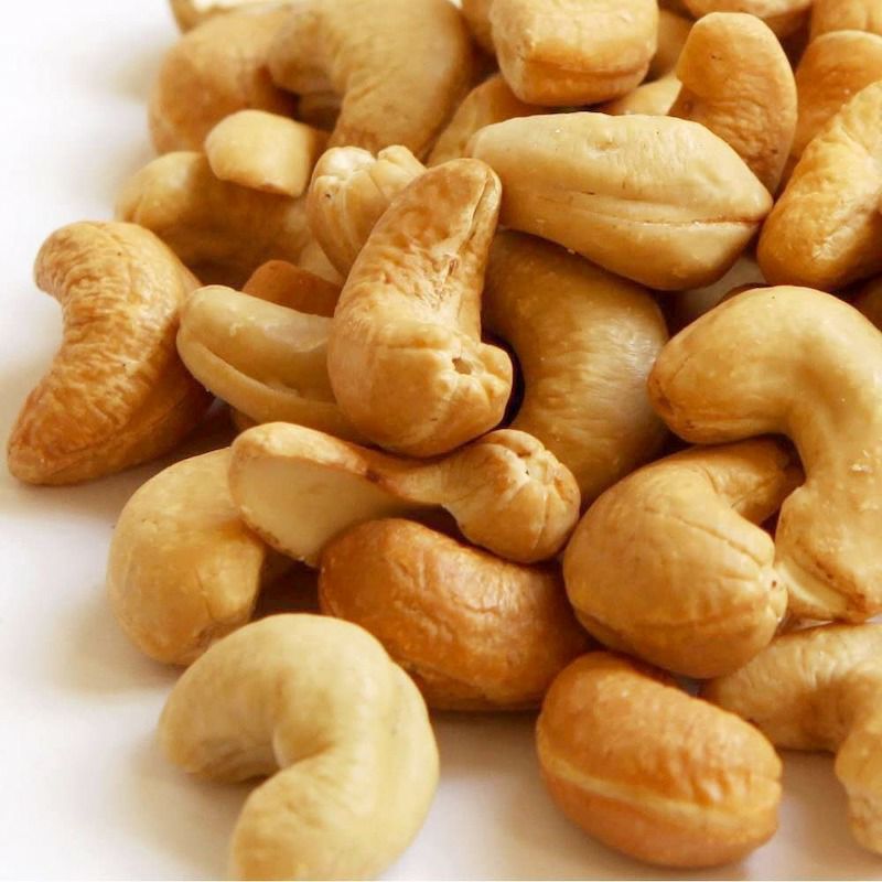 小島屋ドライフルーツナッツ専門店の直火深煎り焙煎 ナッツ 専門店 素焼き カシューナッツ インド産 250g無添加 無塩 無油 ノンオイル 職人焙煎 オリジナル直火焙煎 深煎りで甘みとコクが深い 直火ロースト カシューナッツ 新鮮 上野 アメ横｜アングル2