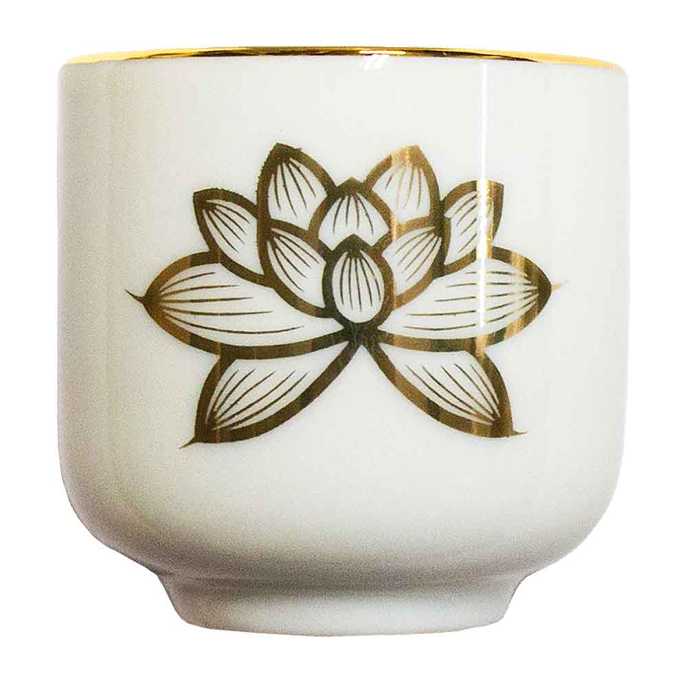 【茶湯器/湯のみ/ゆのみ】仏壇用 湯呑み 金ハス(白地に金の蓮) 1.5寸計測サイズ：φ4.4×高さ4.4cm ※糸尻(高台)φ2.7cm【納期目安：営業日の正午受付で当日出荷】