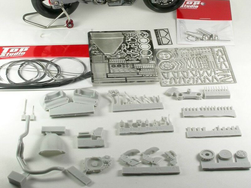 Top Studio �ۥ�� RC211V 2006�����ѡ��ǥ��ƥ����륢�åץ��å� ���ߥ� 1/12 MD29004
