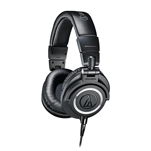 特殊:B00HVLUR86コード:0600380807697ブランド:Audio Technica(オーディオテクニカ)規格：AUD ATHM50X商品カラー: ブラックサイズ情報:レギュラー商品サイズ: 高さ4.1、幅10、奥行き11.4商品重量:628.3この商品について大口径の強磁力φ45mmCCAWボイスコイルドライバーで情報量豊かな高解像度再生。新採用のイヤパッド、ヘッドパッド素材で高耐久性を実現。世界が認めたM50の次世代モデル。遮音性を高める楕円形状のイヤカップを採用し長時間使用でも快適なモニタリング。全世界累計出荷台数150万台突破 定番スタジオモニターヘッドホン。(2020/11/20時点)片耳モニタリングが可能な90度の反転モニター機構。 ヘッドホンを首から掛けてモニタリングする際に便利な前後90度の反転モニター機構を採用しました。出力音圧レベル :99dB/mWブランドAudio Technica(オーディオテクニカ)モデル名プロフェッショナルモニターヘッドホン ATH-M50x色ブラックヘッドホン型式オーバーイヤー接続技術有線発送サイズ: 高さ25、幅22.7、奥行き12.1発送重量:900モニターヘッドホン オーテク ダイナミック型 ポーチ 着脱コード 持ち運び オーディオテクニカ 反転モニター 片耳モニタリング 密閉型 遮音性 イヤカップ 広帯域 高音質 耐久性 スタジオ レコーディング トラックメイカー