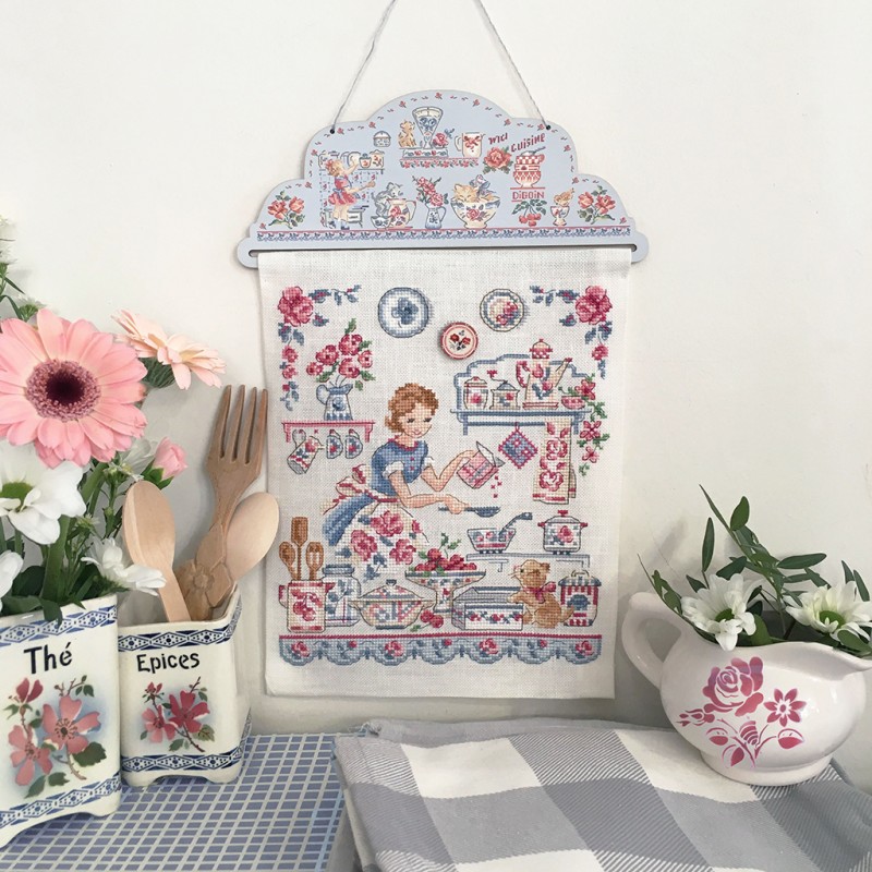 【廃盤】VERONIQUE ENGINGER(ヴェロニク・アンジャンジェ)クロスステッチキット【リネン】壁掛け ハンガー Cuisine Digoin (キュイジーヌ・ディゴワン)