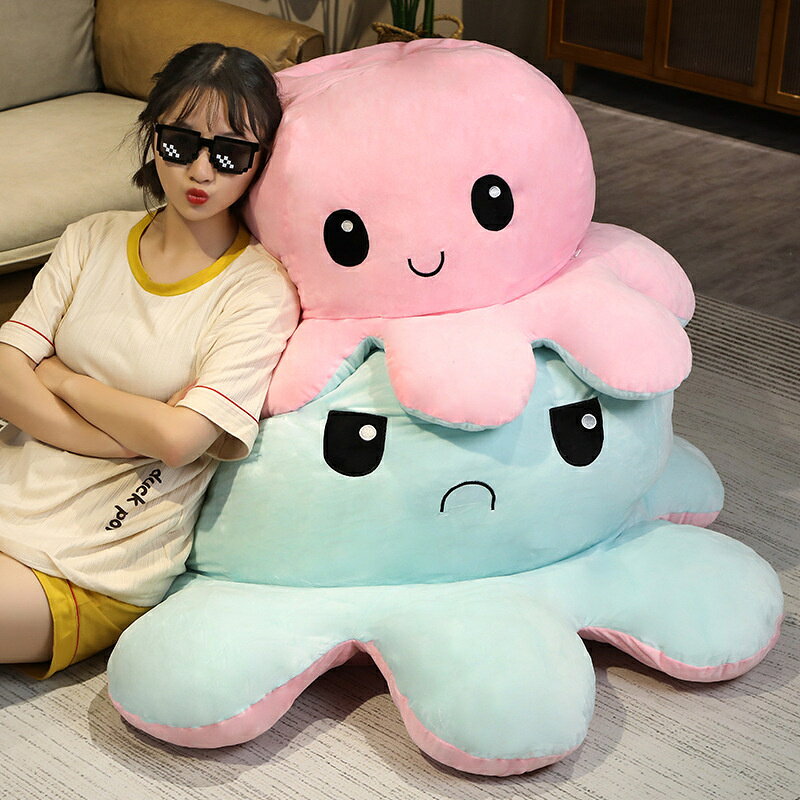 ぬいぐるみ タコ 裏返し 両面 表情変化 reversible 抱き枕 可愛い 子供 おもちゃ 動物 お祝い お誕生日 プレゼント ギフト ふわふわ リバーシブル 抱き枕 2色デザイン 動物 面白い 彼女に ふわふわで癒される 怒る顔も笑い顔も SNSで大人気 撮影道具 海外通販の商品画像 3
