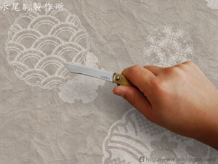 肥後守 中 青紙鋼割込刃 UK010 永尾カネ駒製作所 みきかじや村 ヒゴノカミ ひごのかみ 本物 刃物 よく切れる 職人の手作り コンパクト ポケットサイズ 肥後ナイフ 和式フォールディングナイフ 日本のナイフ 折り畳みナイフ 真鍮柄 播州刃物 三木の金物 伝統工芸品通販格安セール情報　楽天　通販