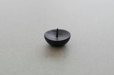 大與 陶器燭台 - EN えん 白 黒 燭台 小さい 陶器 仏具 日本製 おすすめ 灯立 キャンドルホルダー Candle 蝋燭台 ローソク立て ロウソク ミニ 豆 和ろうそく 和蝋燭 茶の間 お茶席 お茶会 茶道 灯明 供養 五供 シンプル シック モダニズム 工芸品 ペット供養 贈り物 ギフト