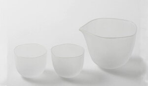 木本硝子 Brume(ブルーム) フロスト 酒器セット/高級品 江戸硝子 和酒 日本酒用 ペアグラス ピッチャー ぐい呑みセット 冷酒グラスセット お揃い グラス 江戸硝子 /おしゃれ 多角形 複雑な形 モダン 白銀色/結婚祝い 夫婦 敬老の日 金婚式 銀婚式/プレゼント ギフト 贈り物